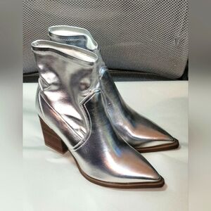 MIA Rachell Western Bootie Boot Metallic Silver Size 8.5 Wedding
